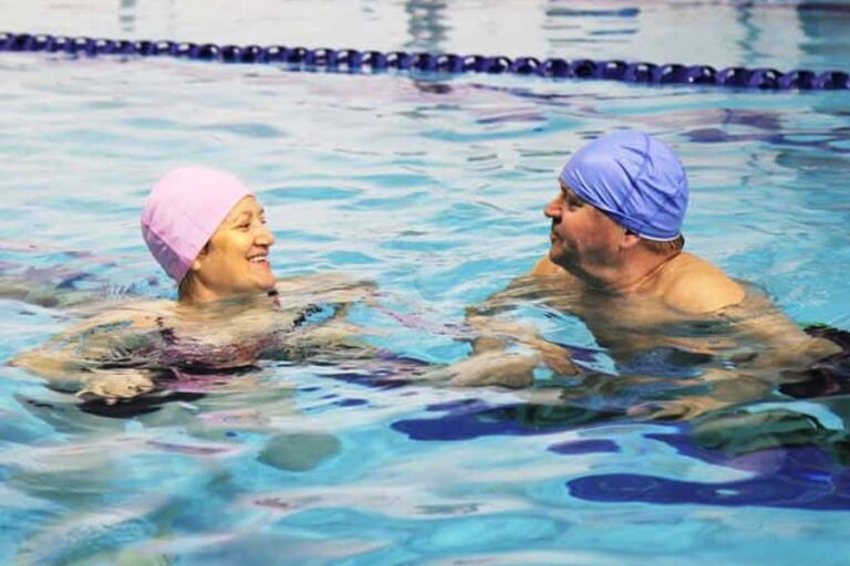 Swimming to reduce knee pain