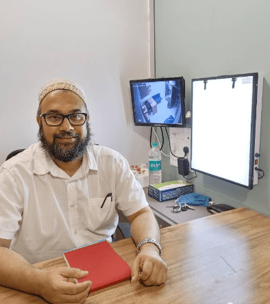Dr. Murtaza Adeeb - Knee & Hip Replacement Surgeon in Pune